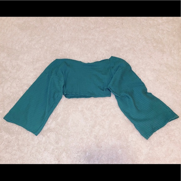 Prettylittlething cropped sweater size 4 - Picture 3 of 3